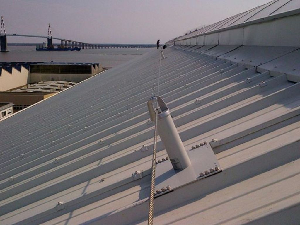 Protection contre les chutes 2 Proection contre les chutes : ligne de vie