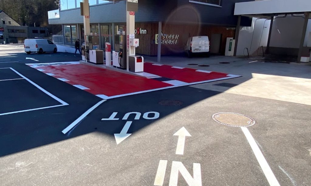 Station-service customisée en thermoplastique