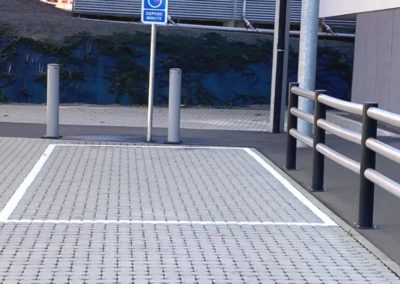 Emplacement de stationnement sur du sol en klinkers